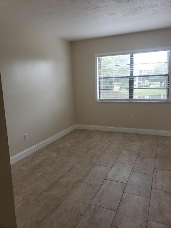 2050 Oleander Boulevard 5-205