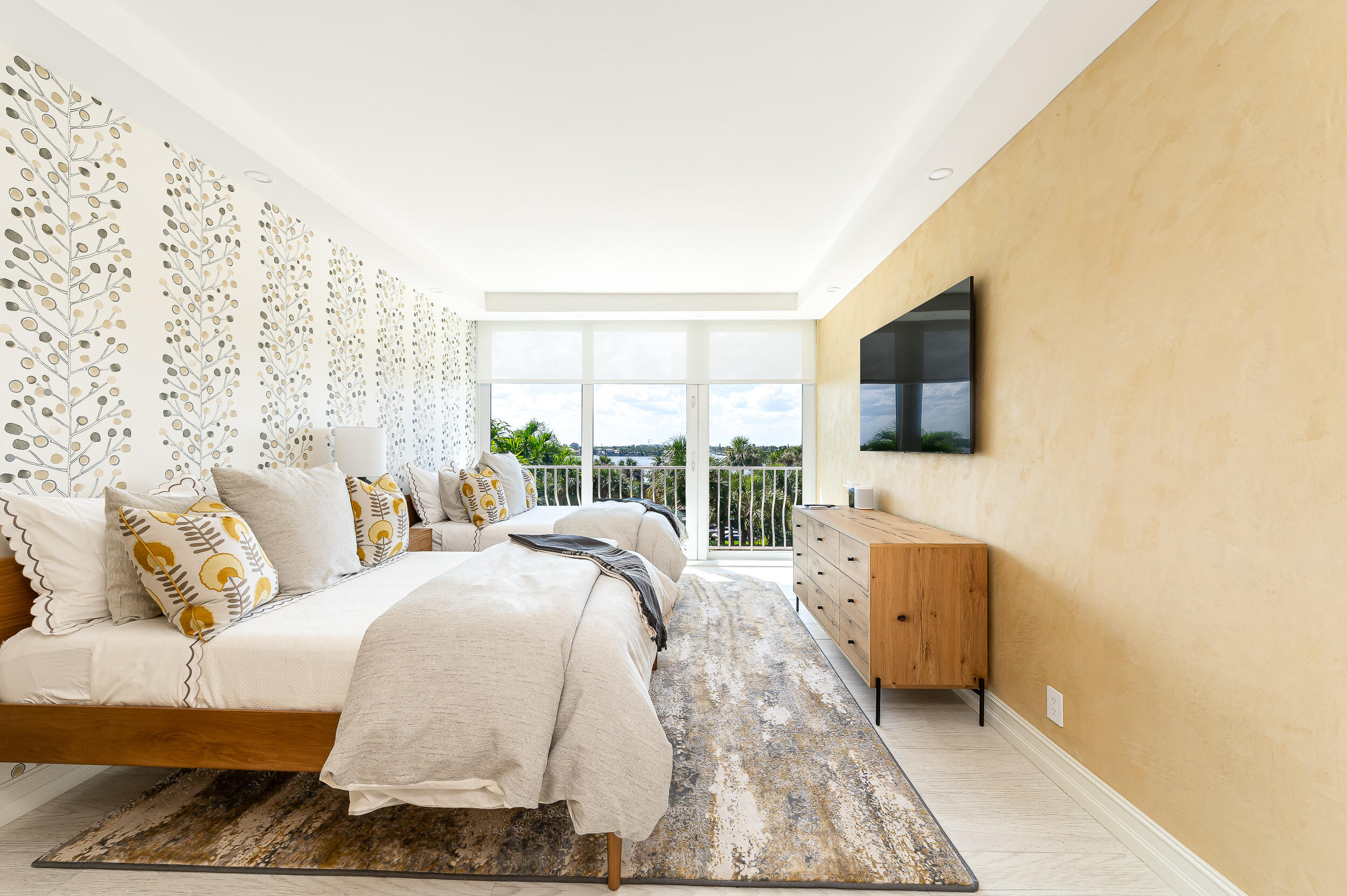 2000 S Ocean Boulevard 204s