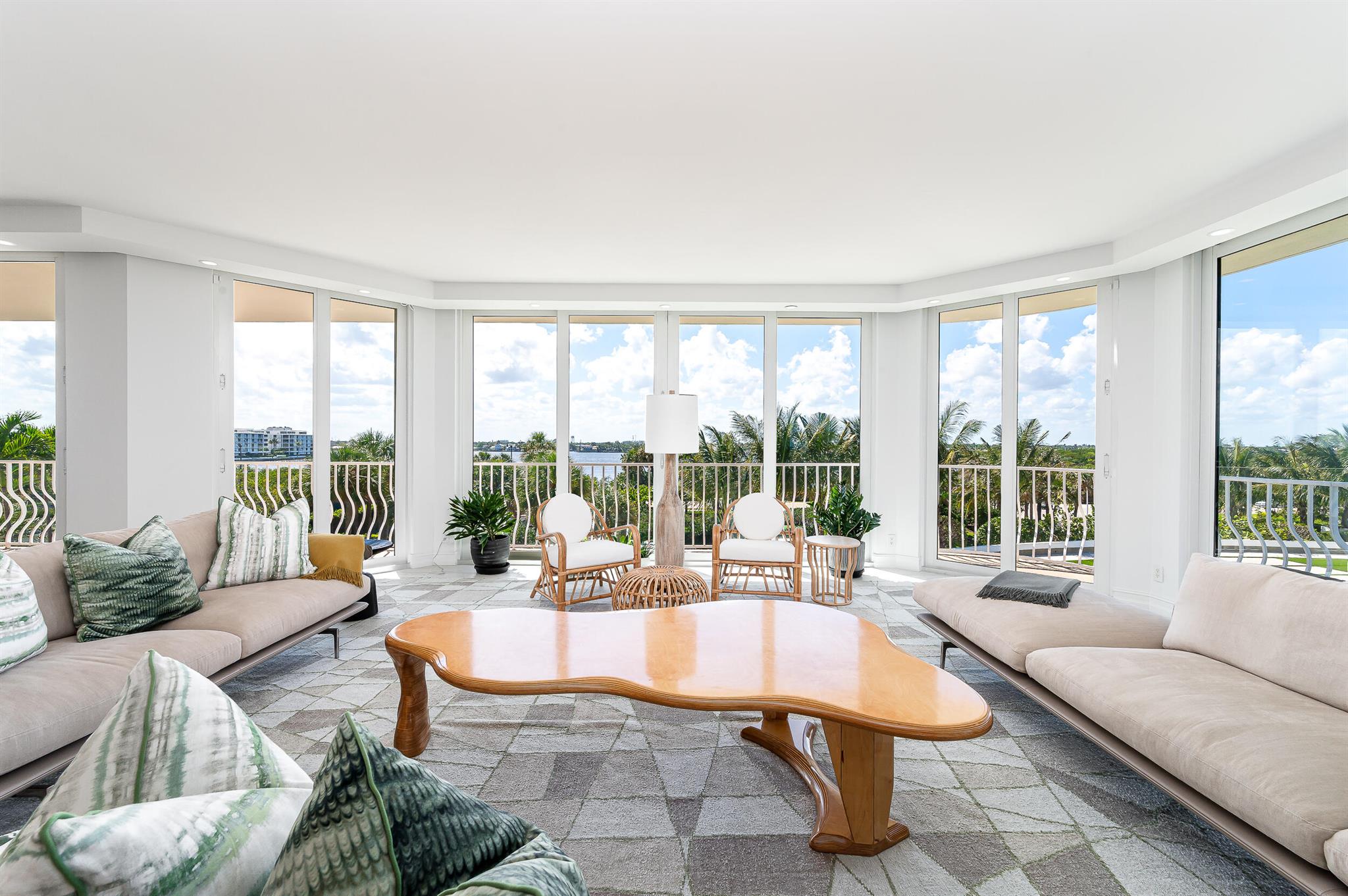 2000 S Ocean Boulevard 204s