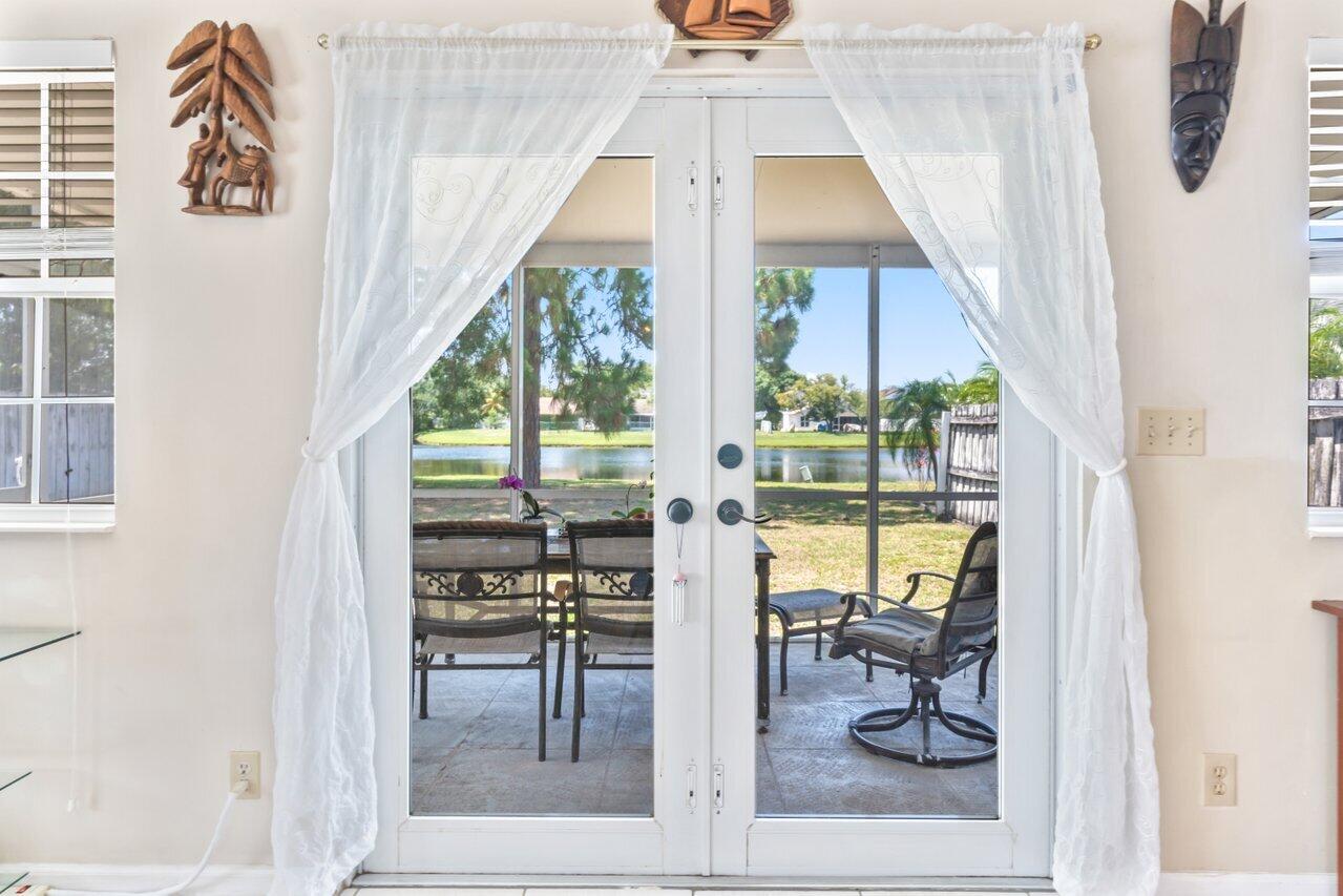 4705 Lakeside Circle