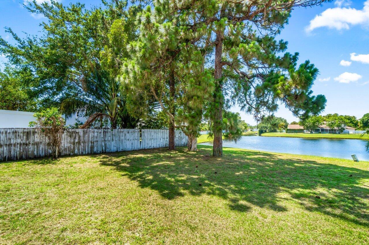 4705 Lakeside Circle