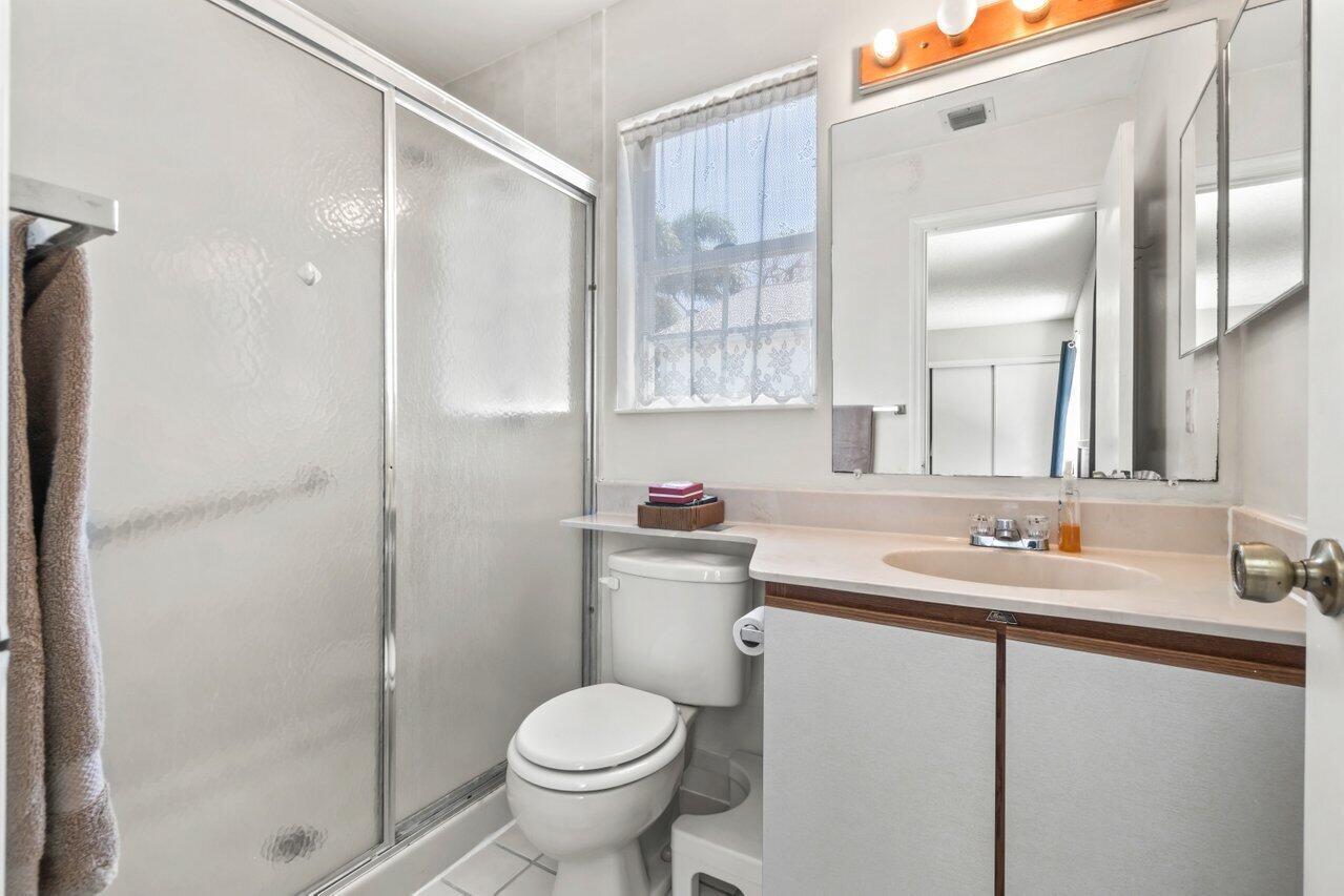 4705 Lakeside Circle