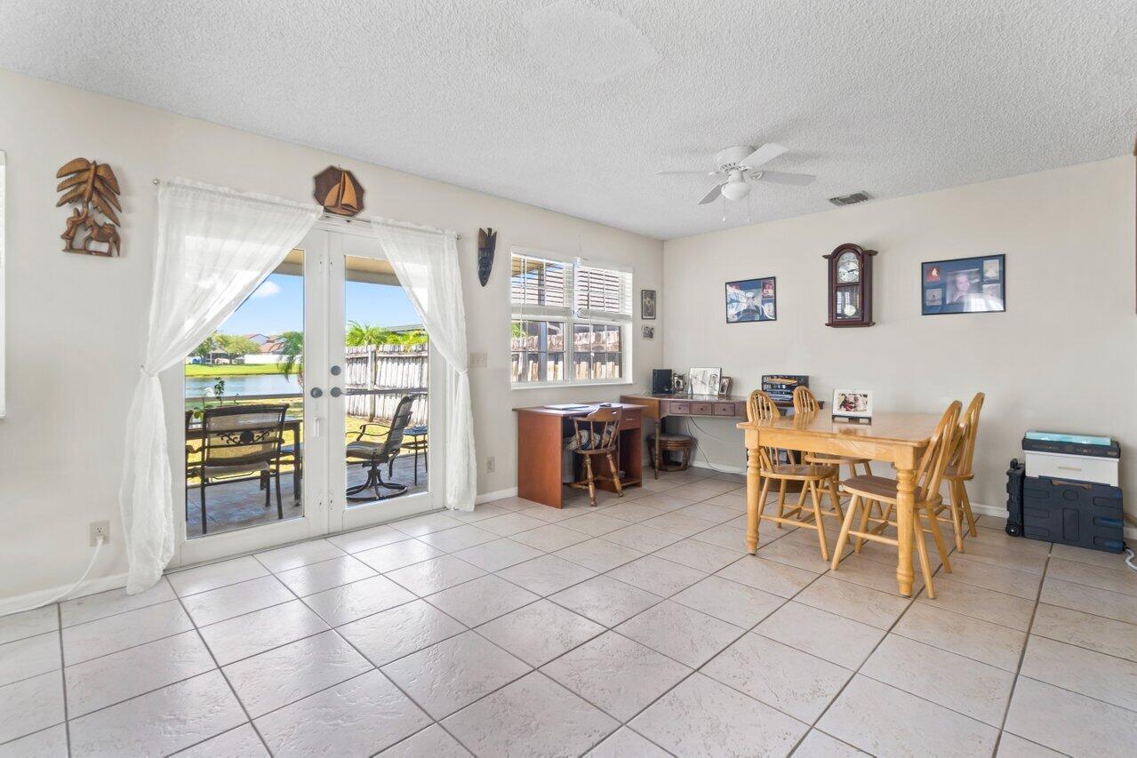 4705 Lakeside Circle