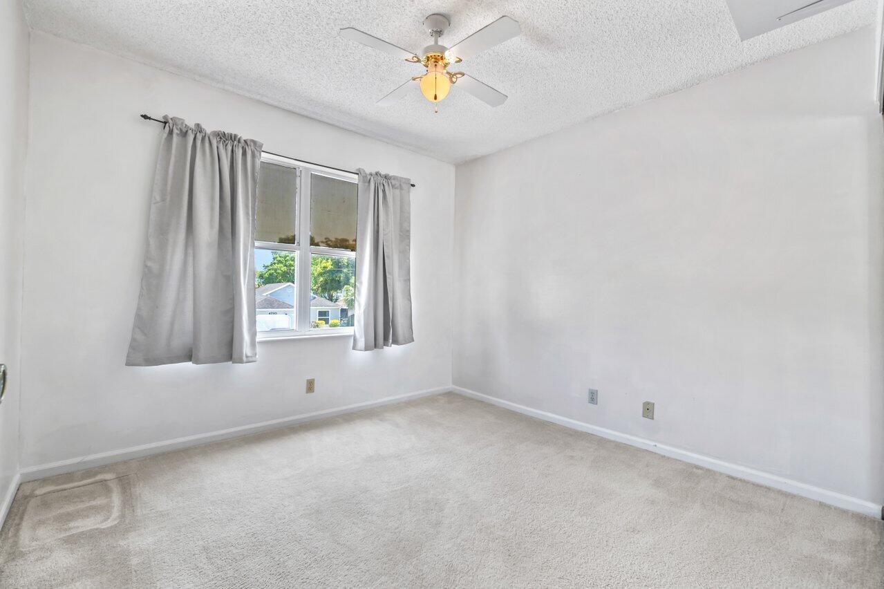 4705 Lakeside Circle