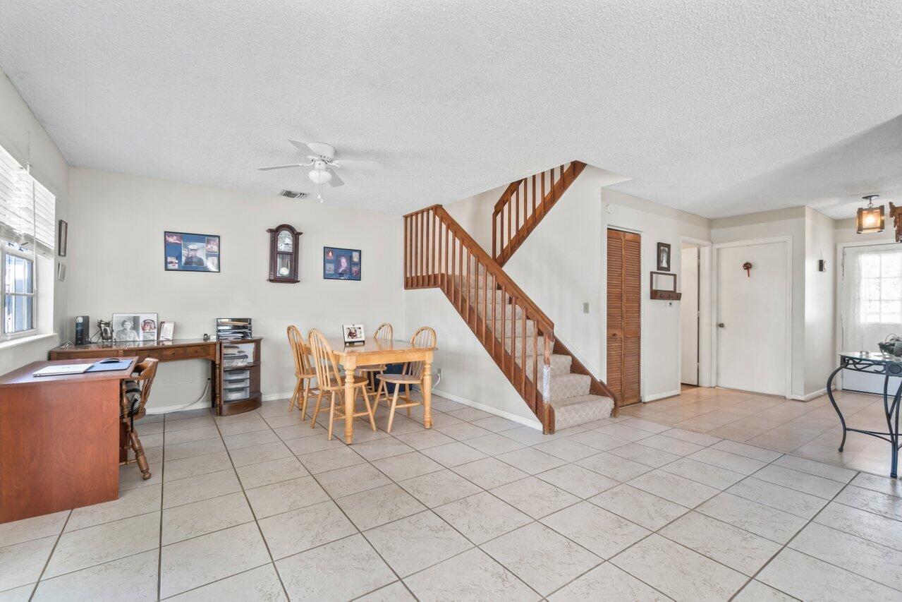 4705 Lakeside Circle