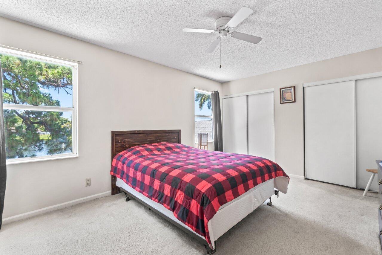 4705 Lakeside Circle