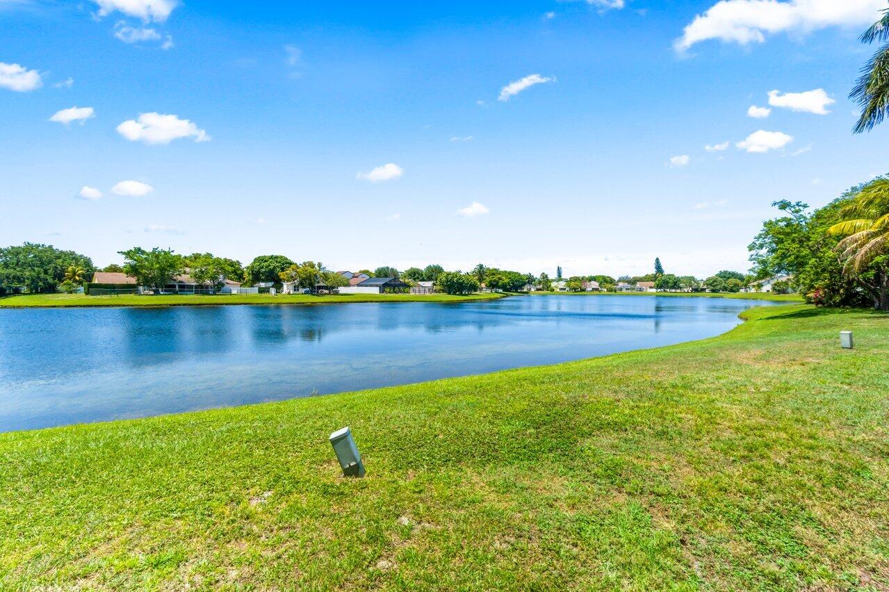 4705 Lakeside Circle
