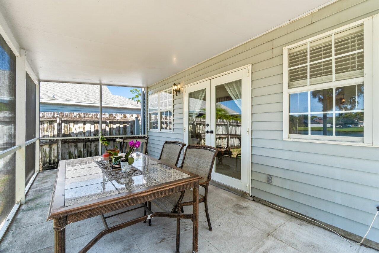 4705 Lakeside Circle