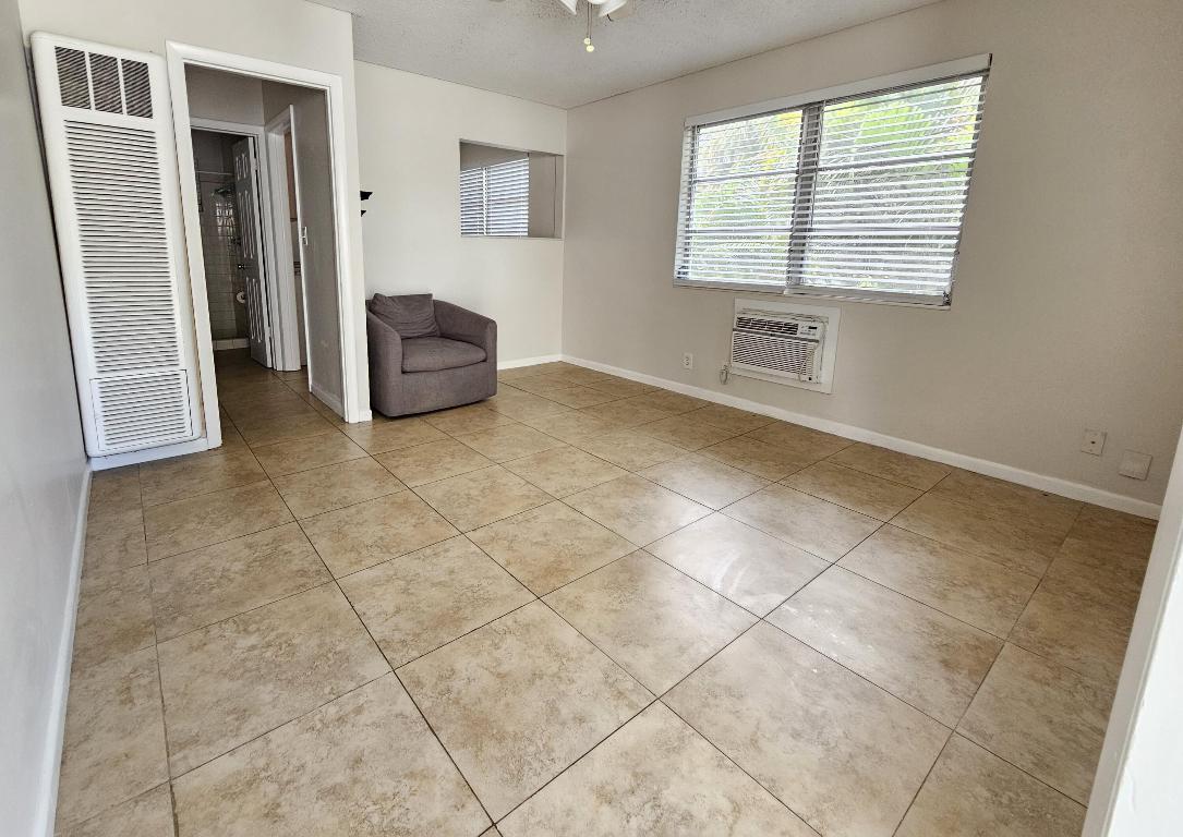 331 Walton Boulevard 6