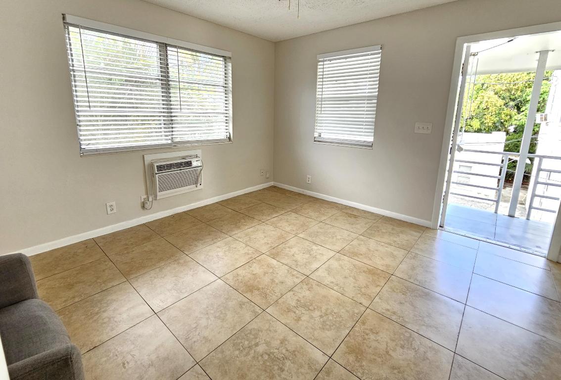 331 Walton Boulevard 6