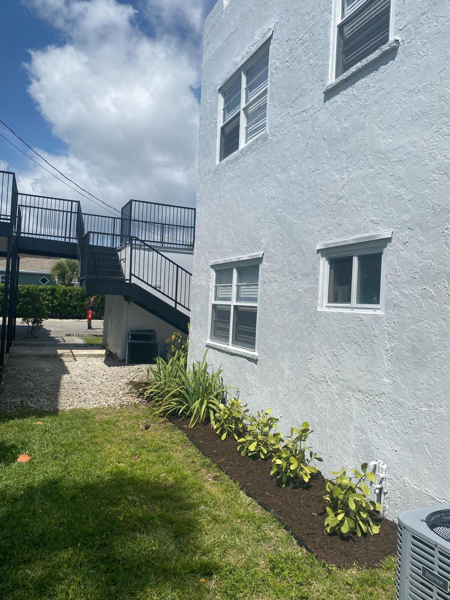 107 SW 2nd Avenue 6, Boynton Beach Unit: 6