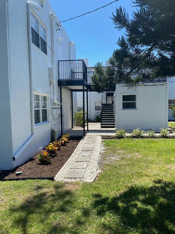 107 SW 2nd Avenue 6, Boynton Beach Unit: 6