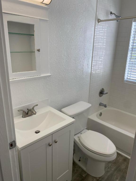 107 SW 2nd Avenue 6, Boynton Beach Unit: 6