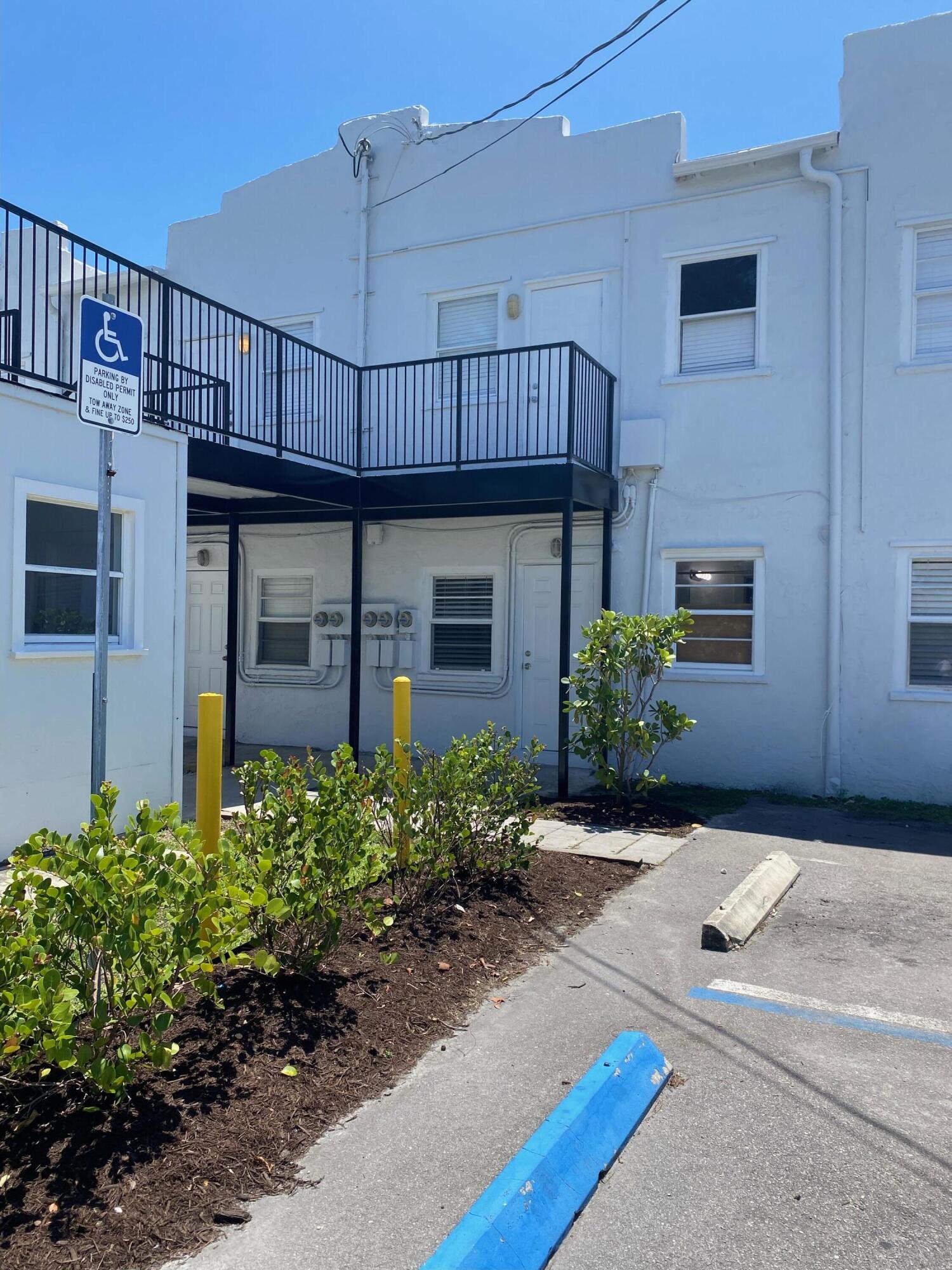 107 SW 2nd Avenue 6, Boynton Beach Unit: 6