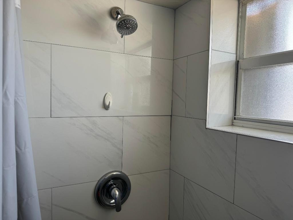 1932 NE 7th Street N 1, Deerfield Beach Unit: 1