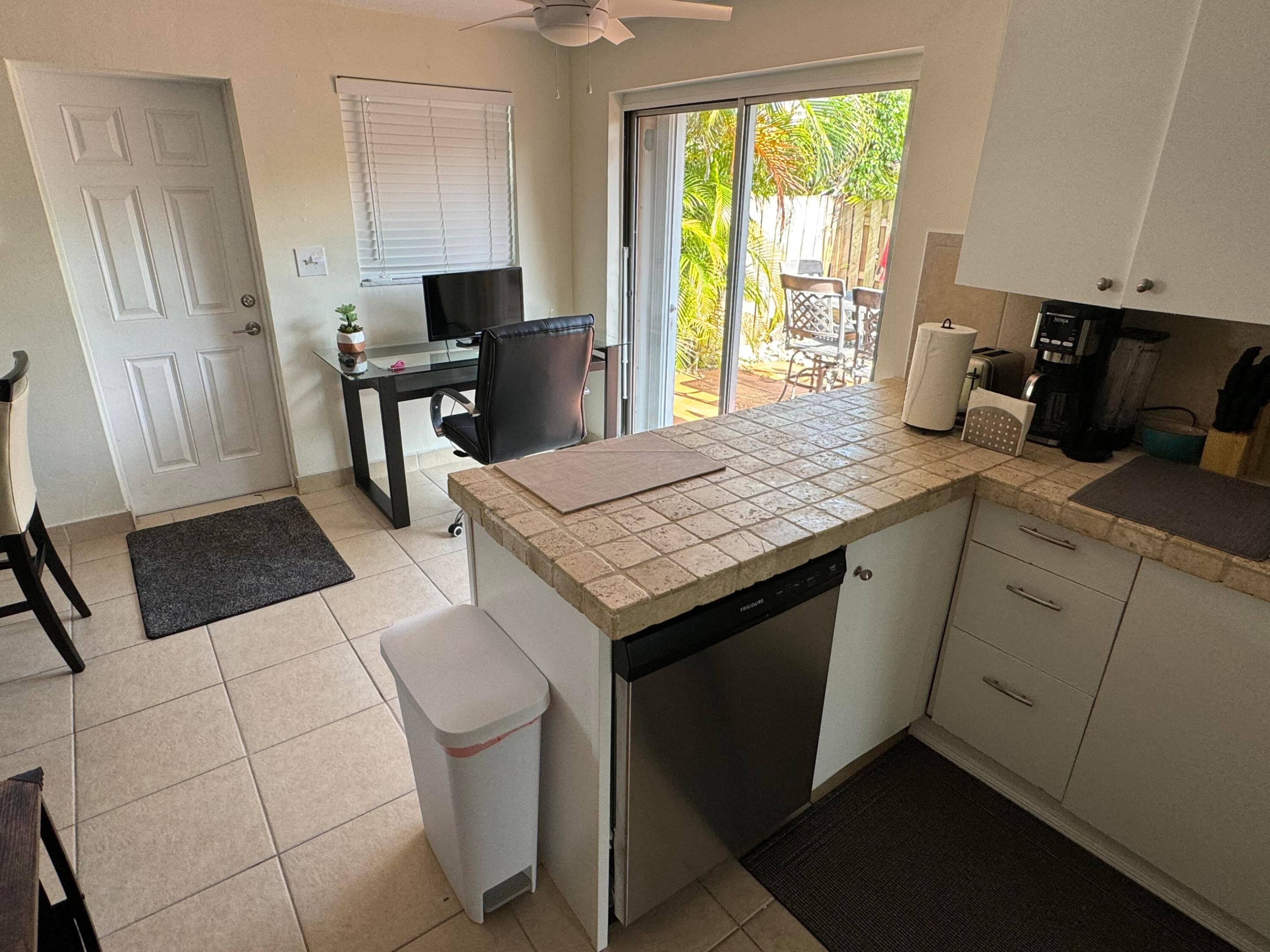 1932 NE 7th Street N 5, Deerfield Beach Unit: 5