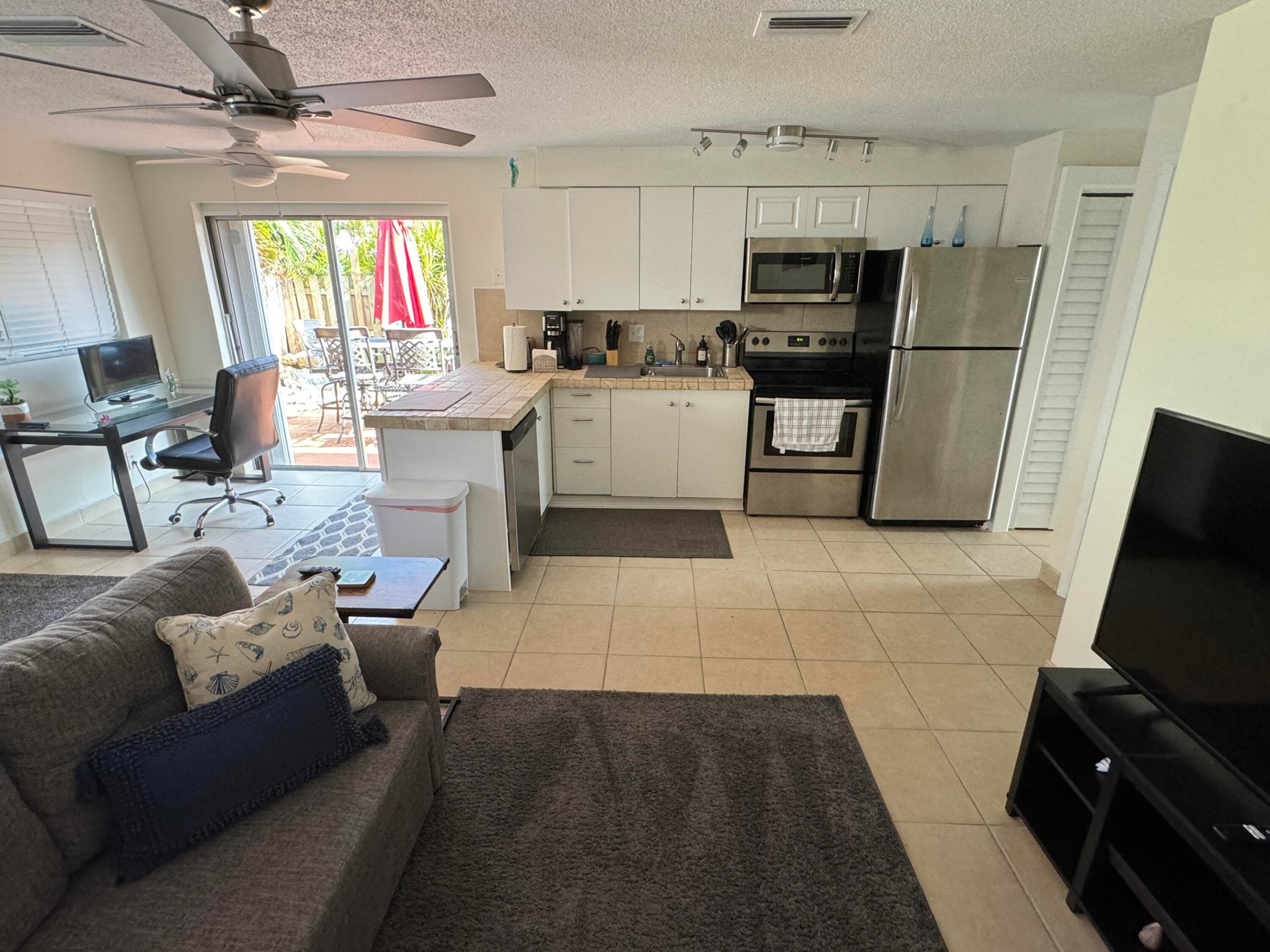 1932 NE 7th Street N 5, Deerfield Beach Unit: 5