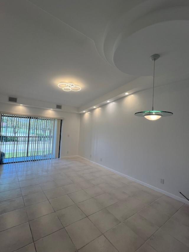 6585 Somerset Drive 201