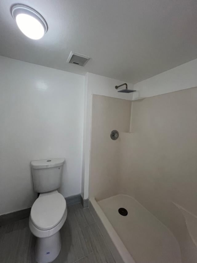 6585 Somerset Drive 201