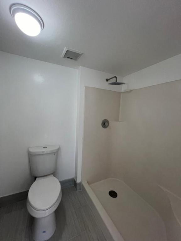 6585 Somerset Drive 201