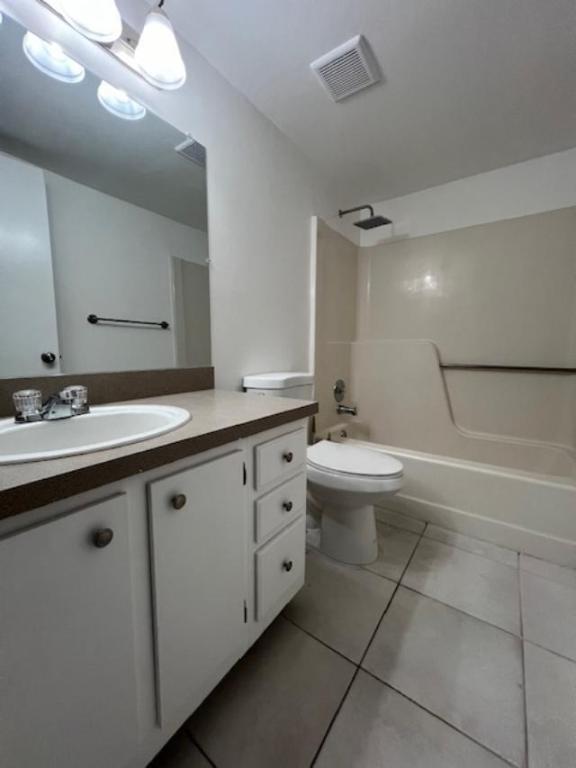 6585 Somerset Drive 201