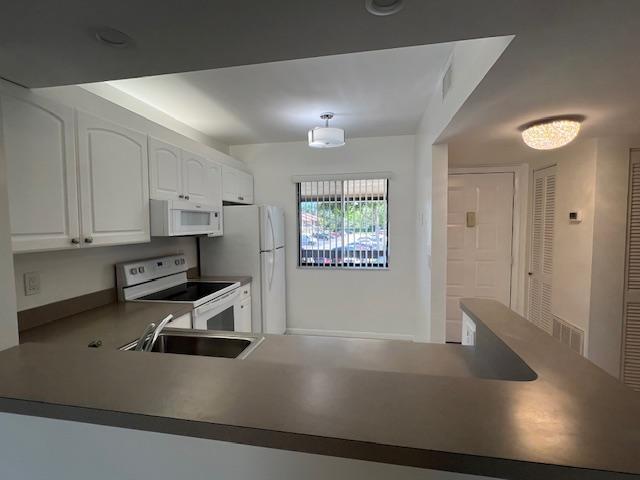 6585 Somerset Drive 201