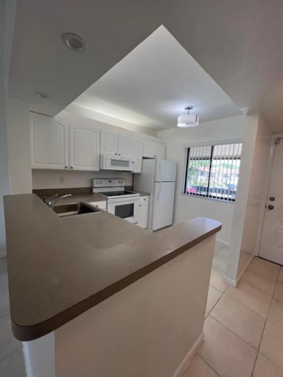 6585 Somerset Drive 201