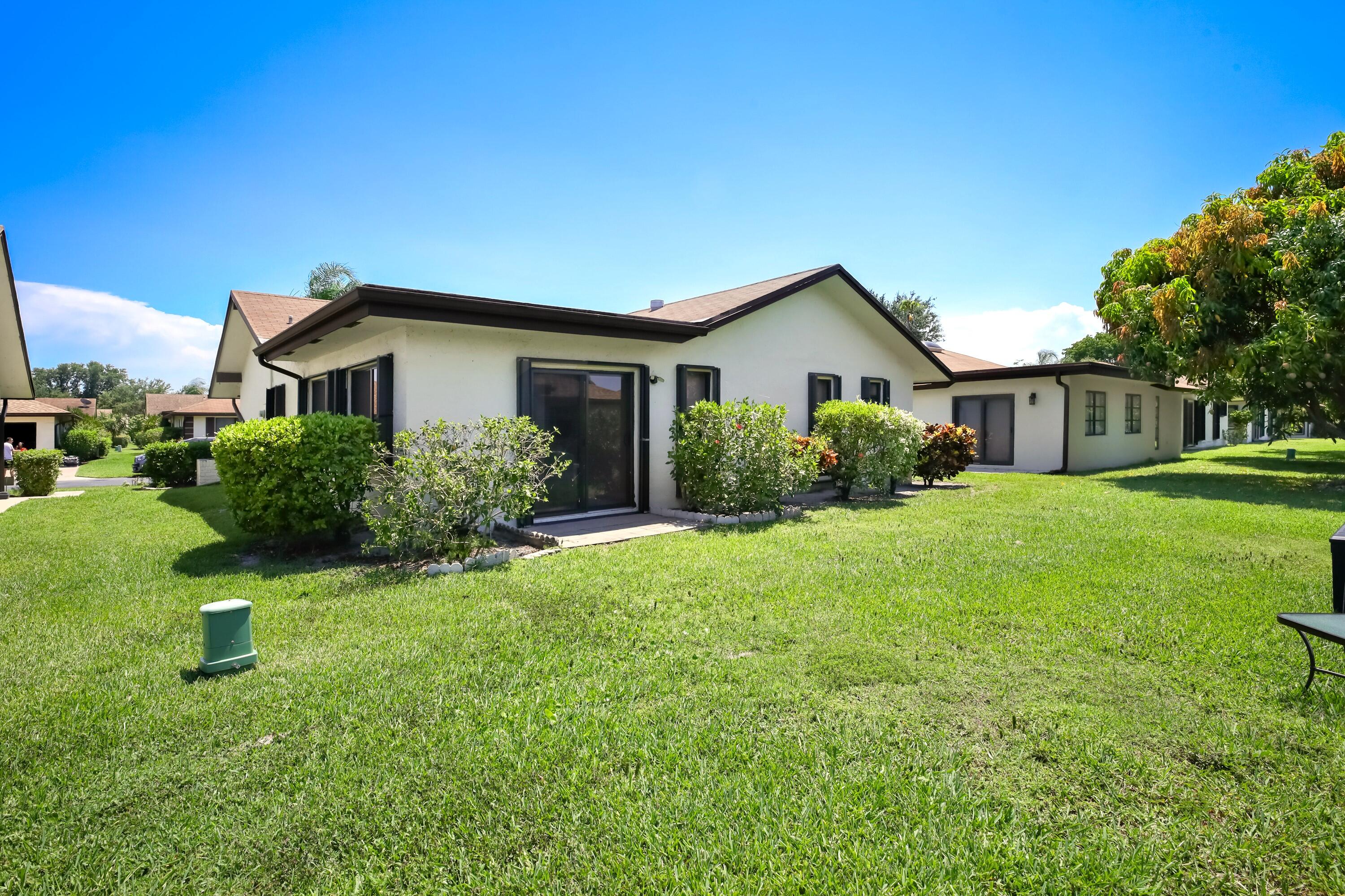 6109 Glentree Lane, Greenacres