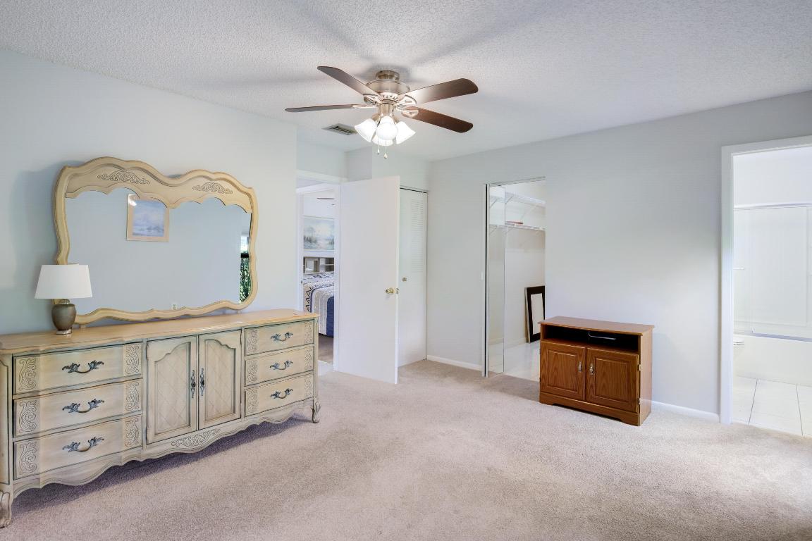 6109 Glentree Lane, Greenacres