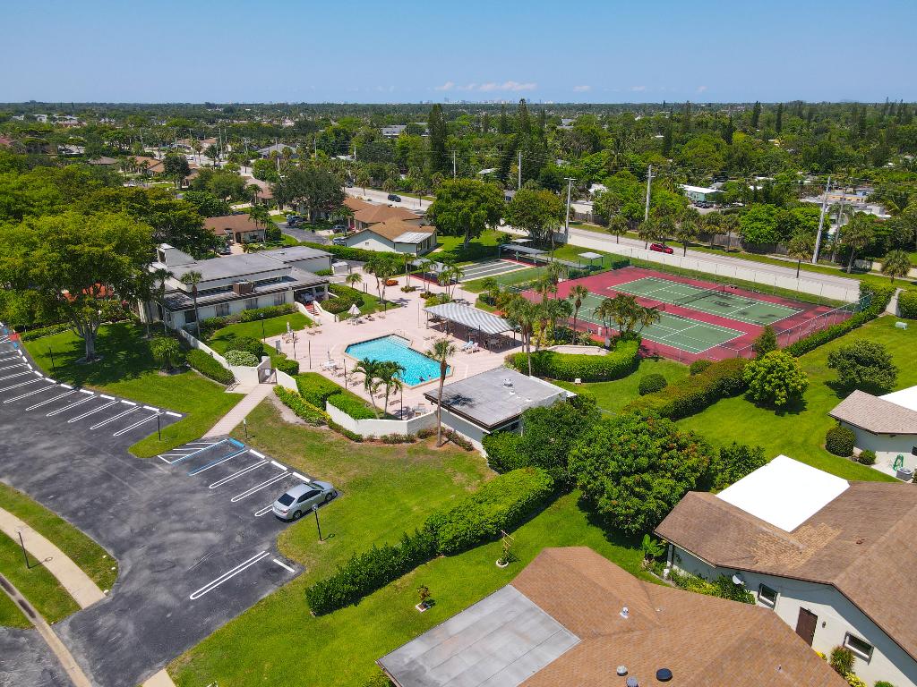 6109 Glentree Lane, Greenacres