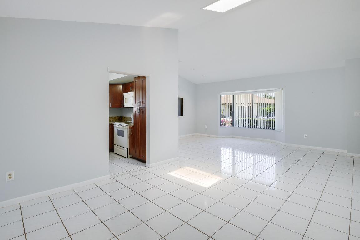 6109 Glentree Lane, Greenacres