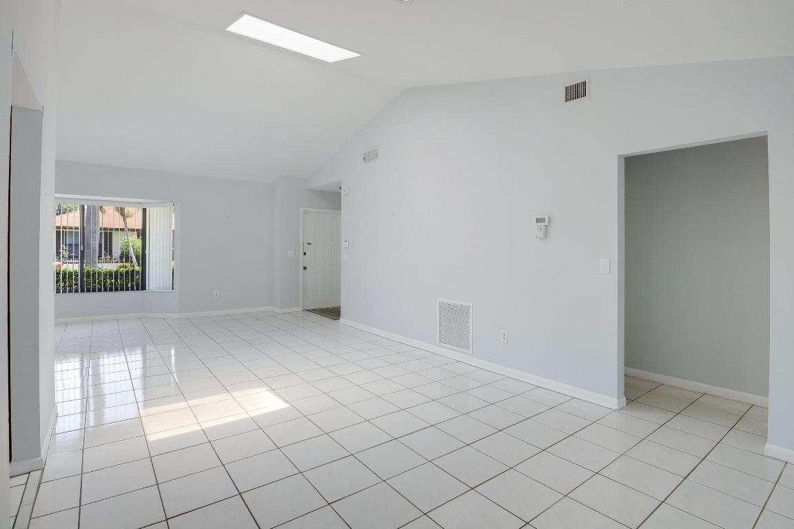 6109 Glentree Lane, Greenacres