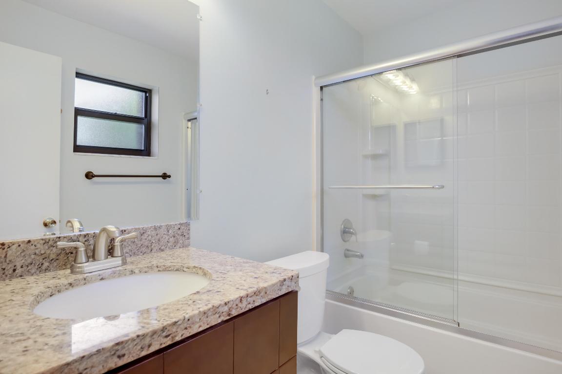 6109 Glentree Lane, Greenacres