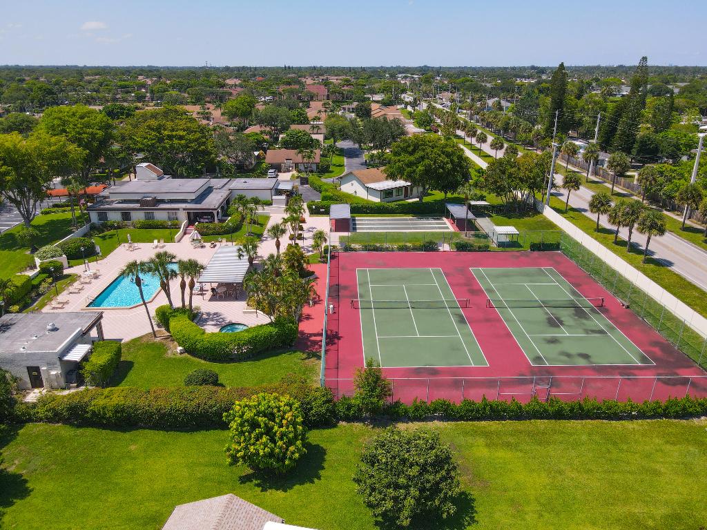 6109 Glentree Lane, Greenacres