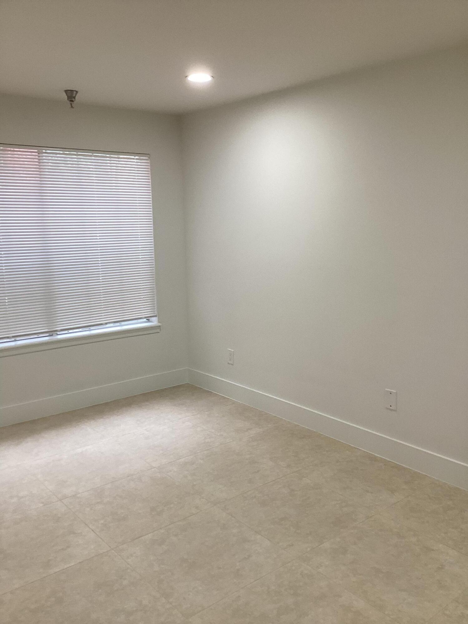1011 Crystal Way G