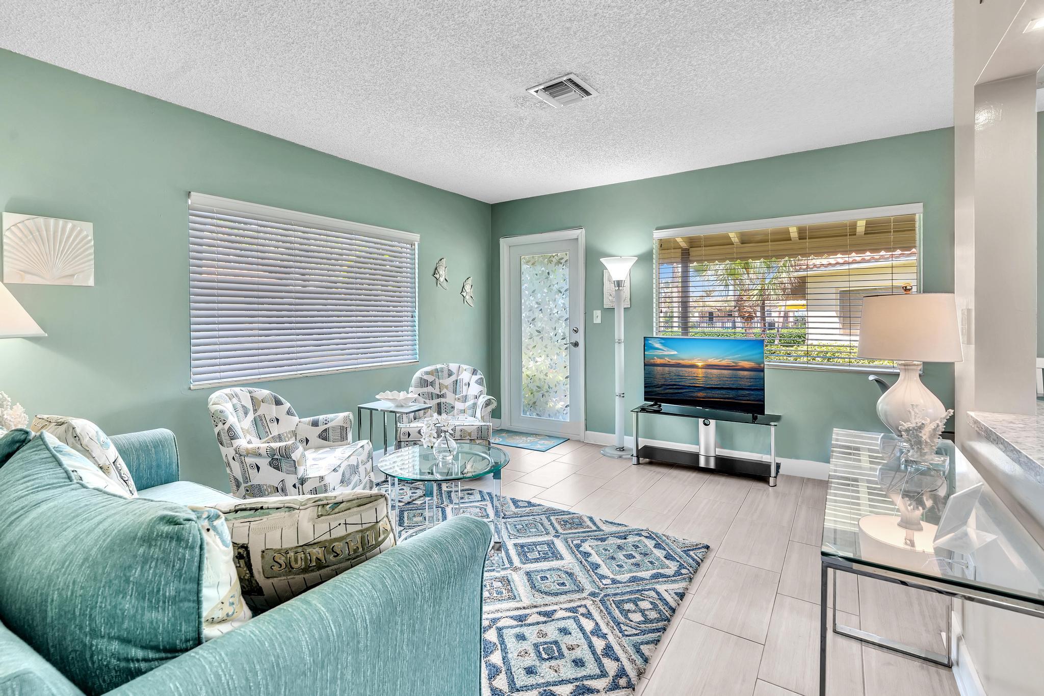 1225 Hillsboro Mile R1