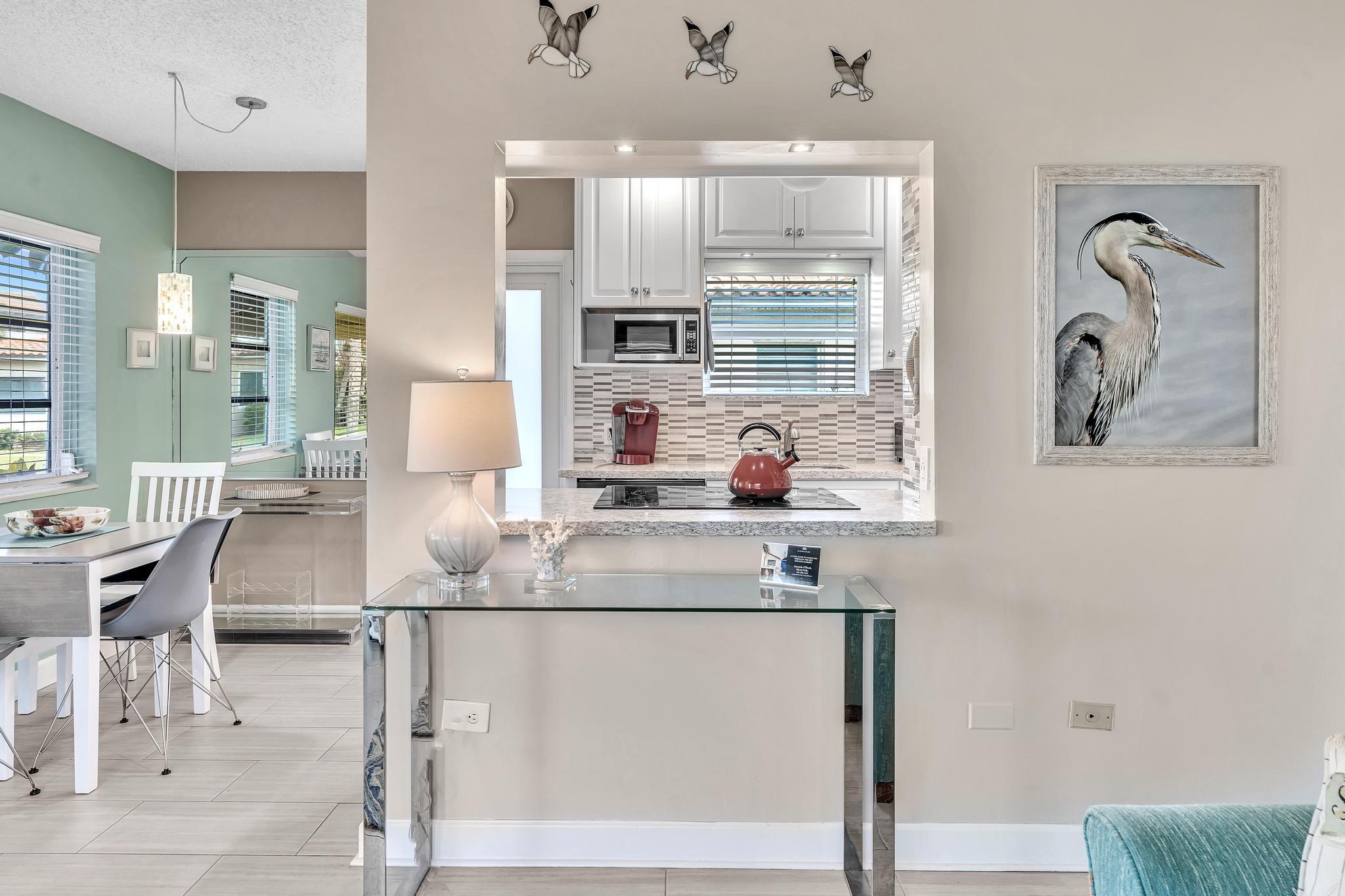 1225 Hillsboro Mile R1