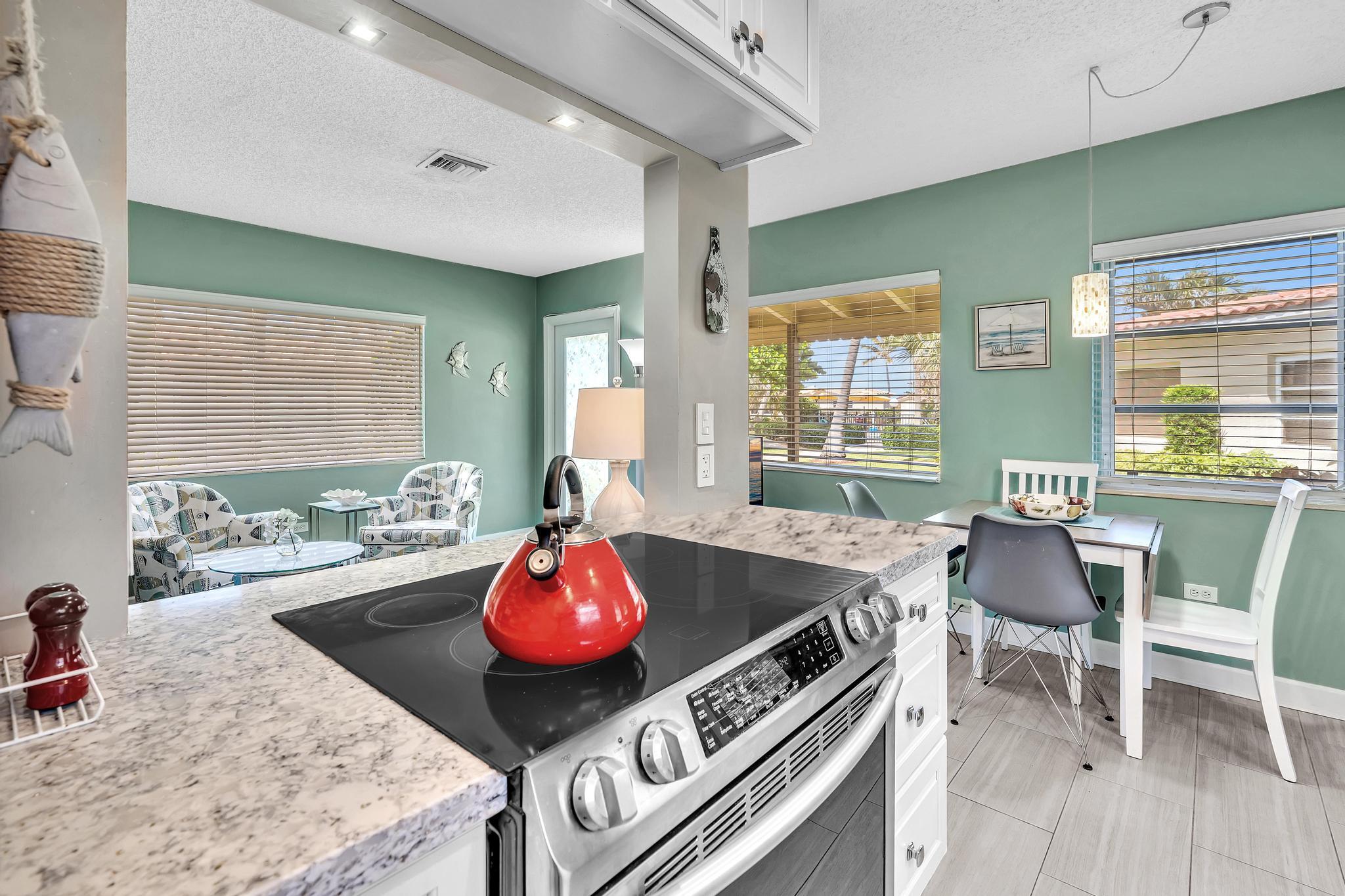 1225 Hillsboro Mile R1