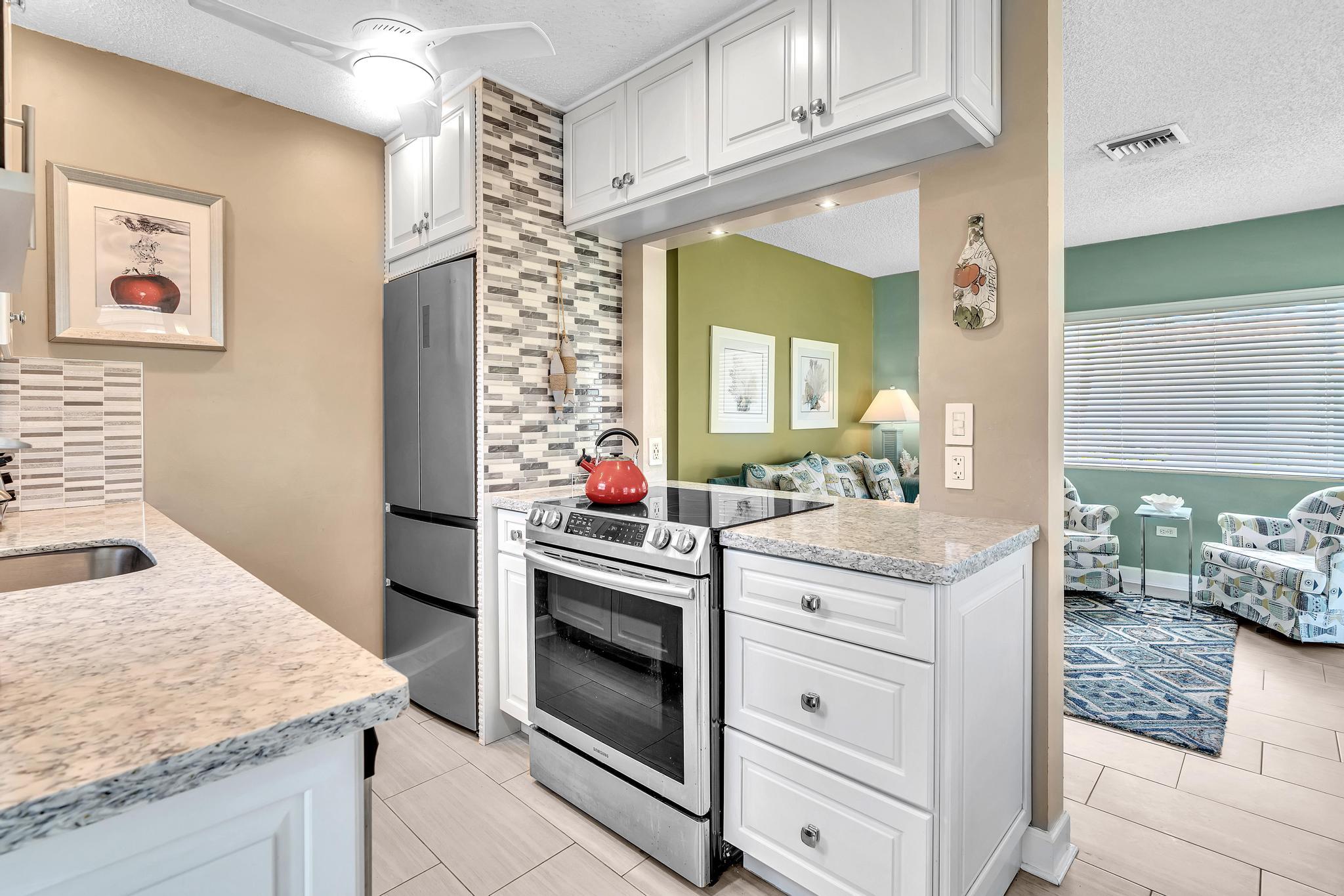 1225 Hillsboro Mile R1