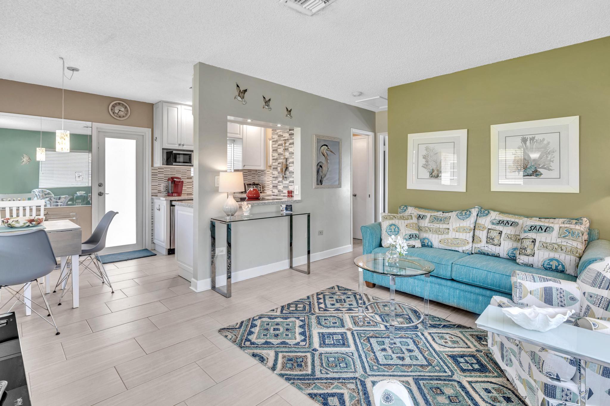 1225 Hillsboro Mile R1