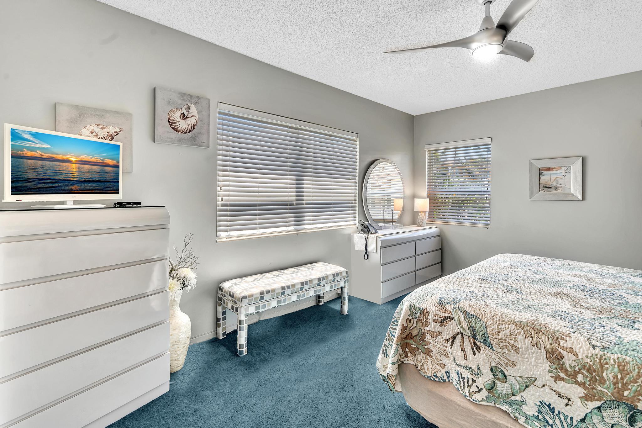 1225 Hillsboro Mile R1