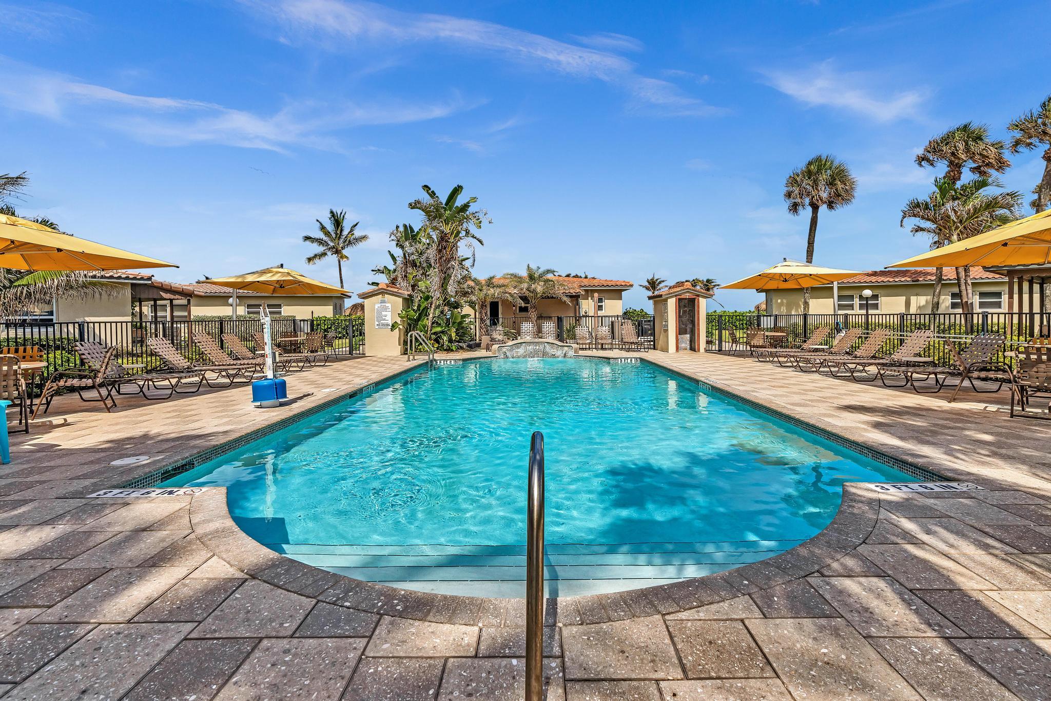 1225 Hillsboro Mile R1