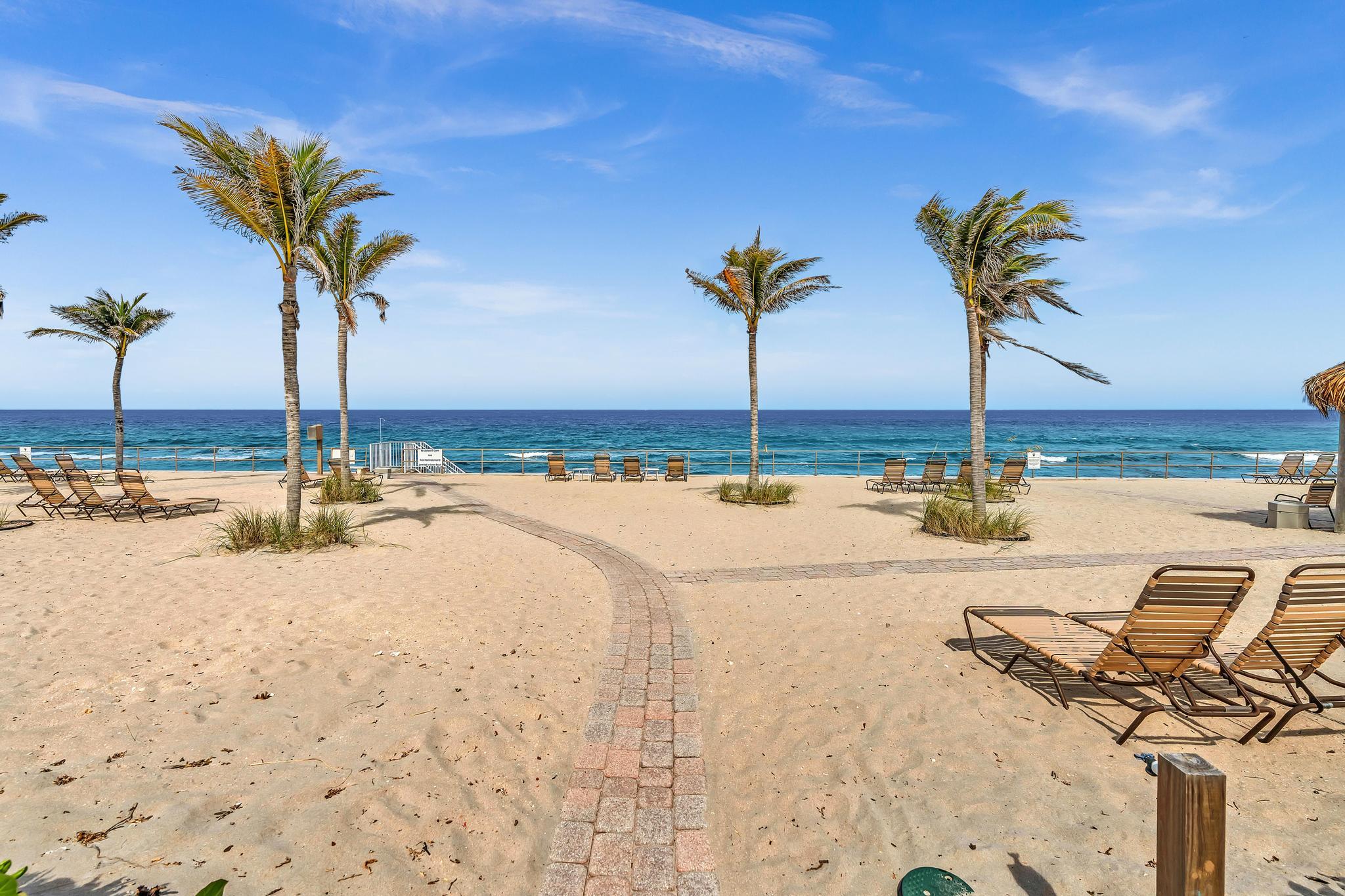 1225 Hillsboro Mile R1