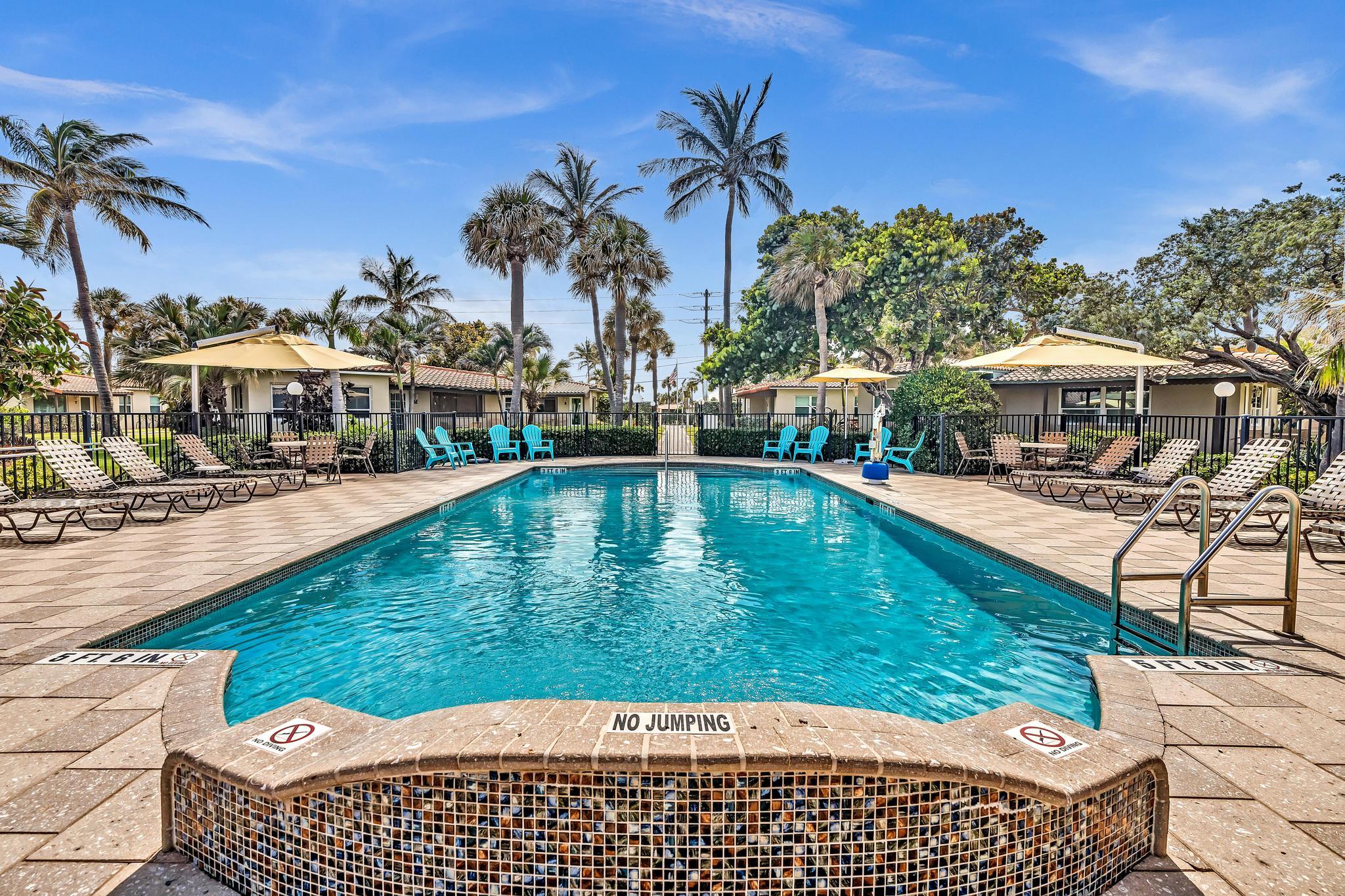 1225 Hillsboro Mile R1