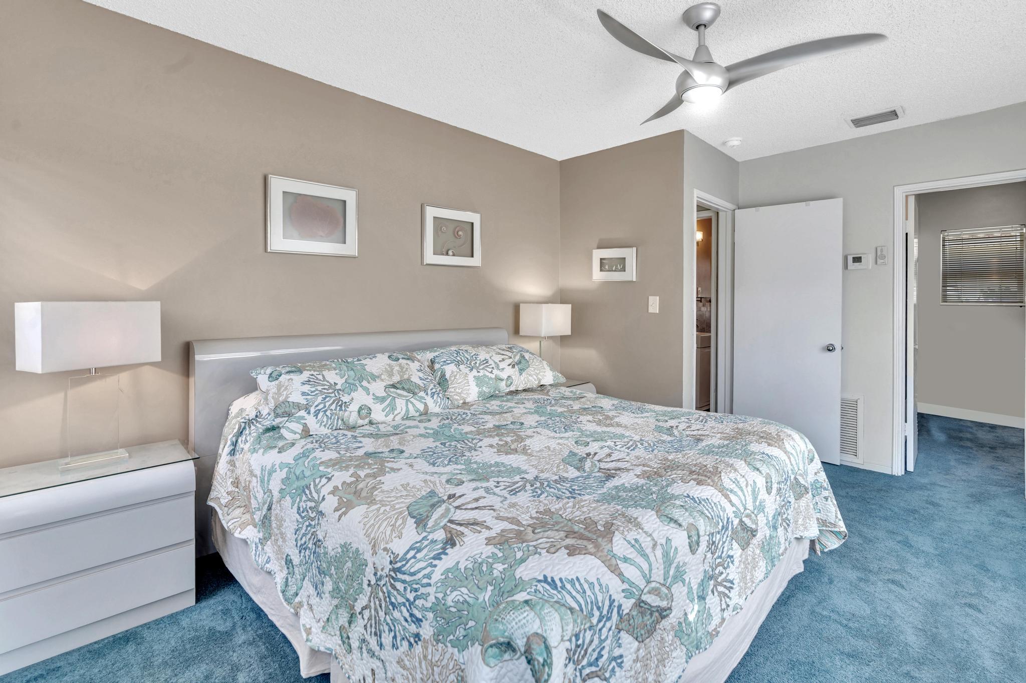 1225 Hillsboro Mile R1