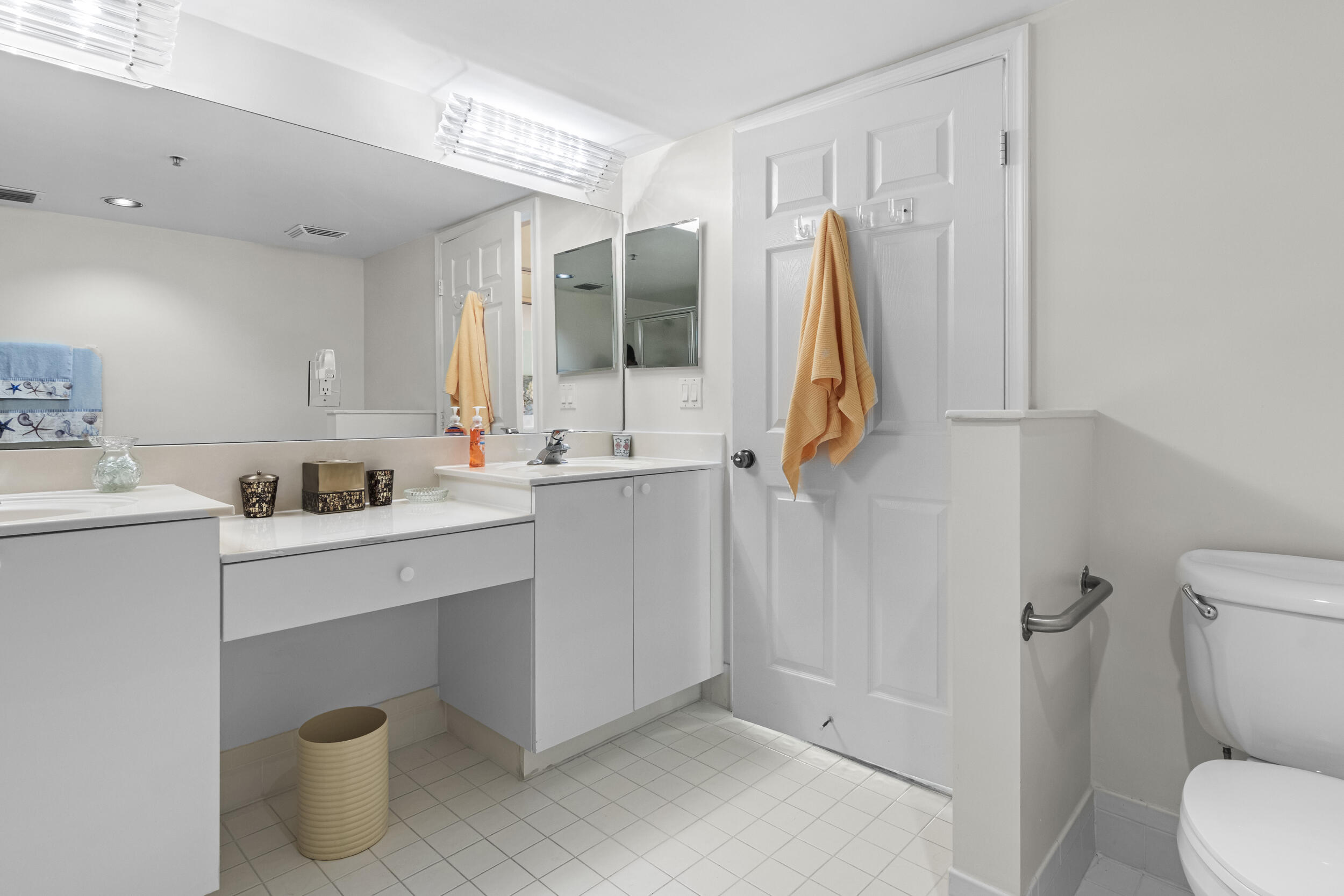 5906 Crystal Shores Drive 202