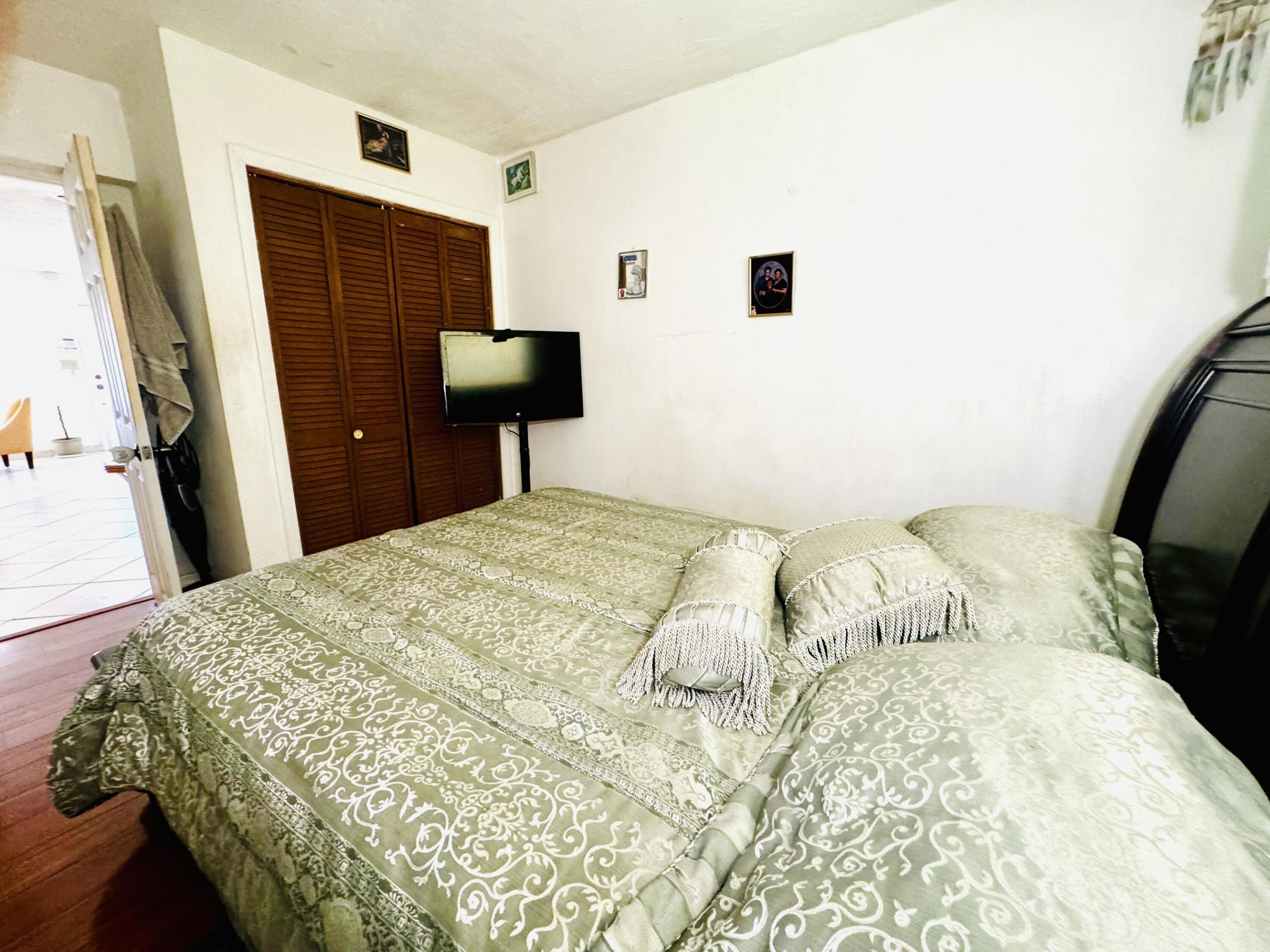 6600 NW 24th St Street