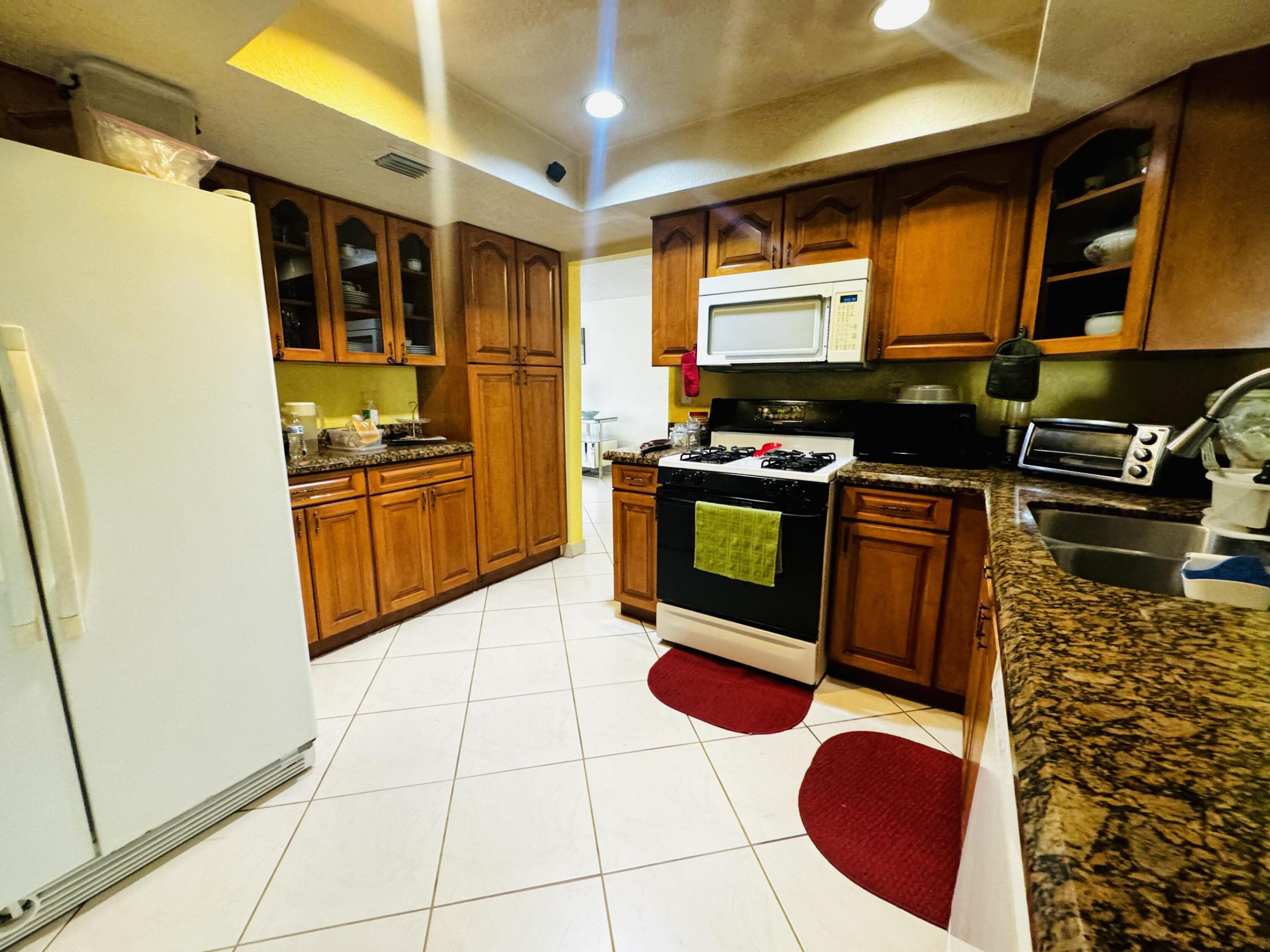 6600 NW 24th St Street