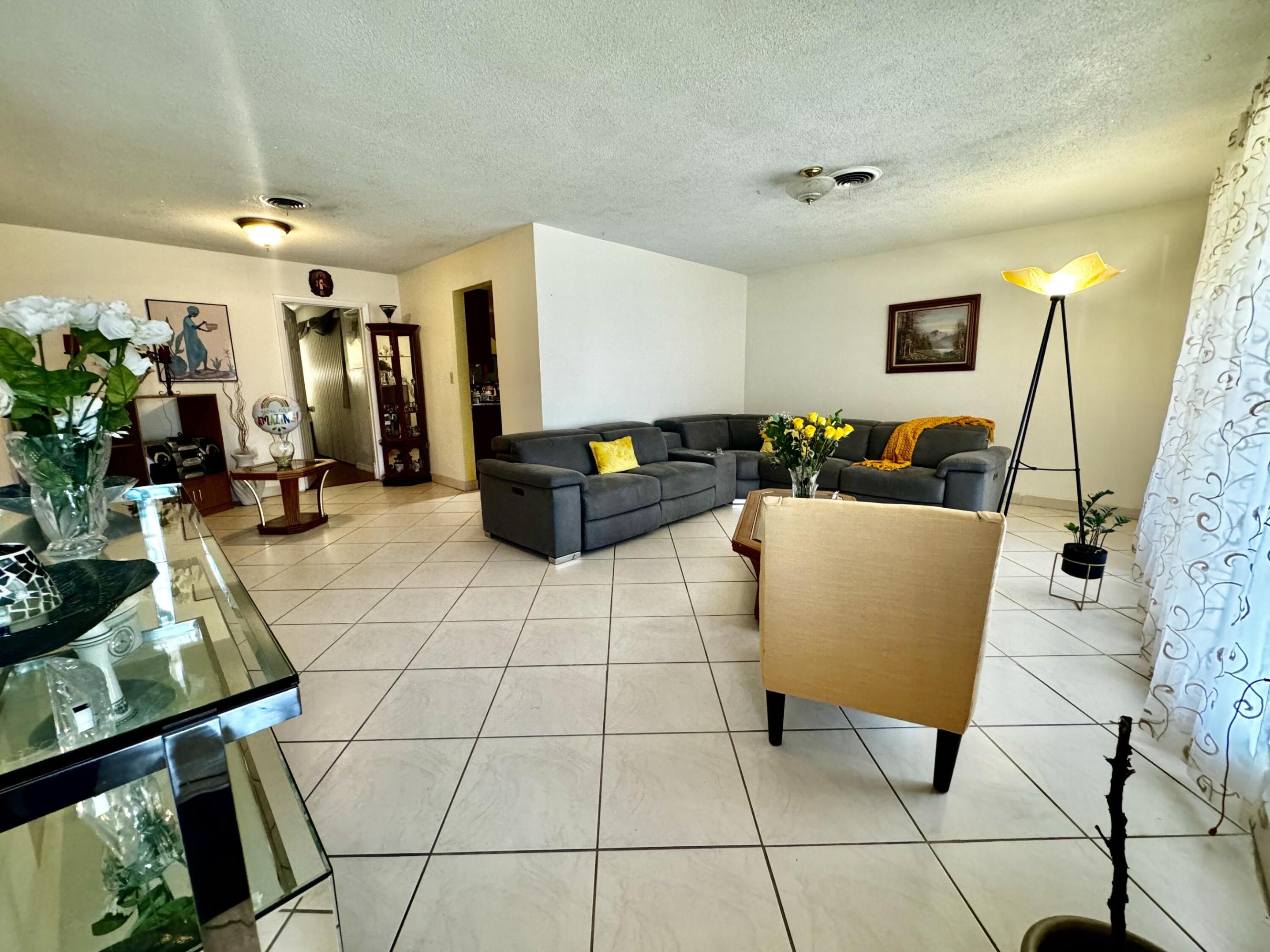 6600 NW 24th St Street