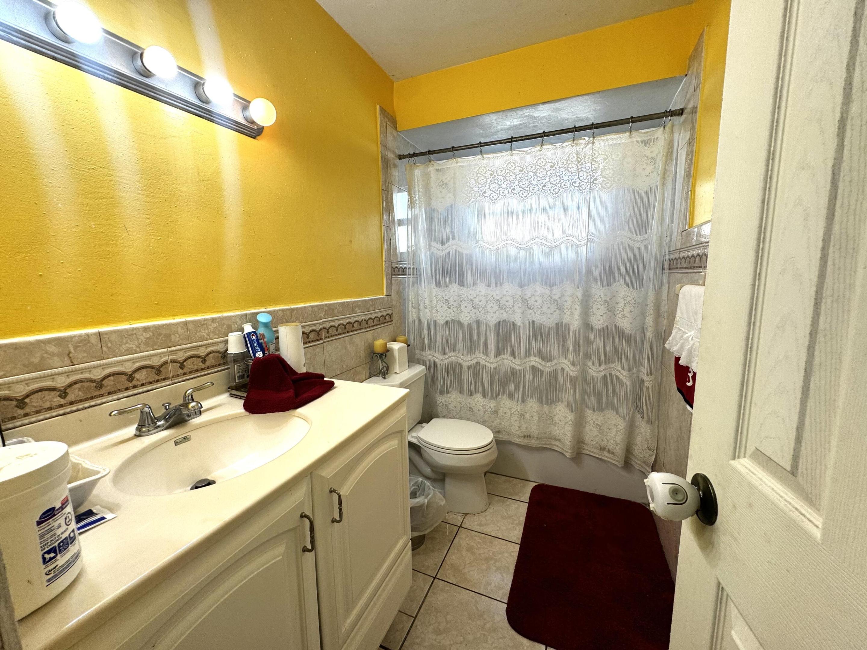 6600 NW 24th St Street